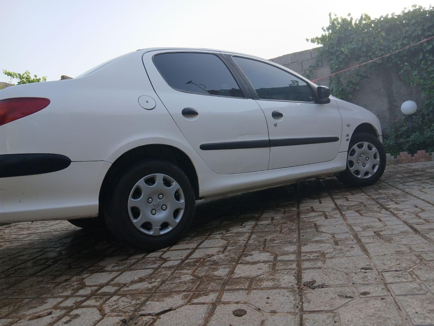 پژو ۲۰۶ صندوق دار v2 - 1390