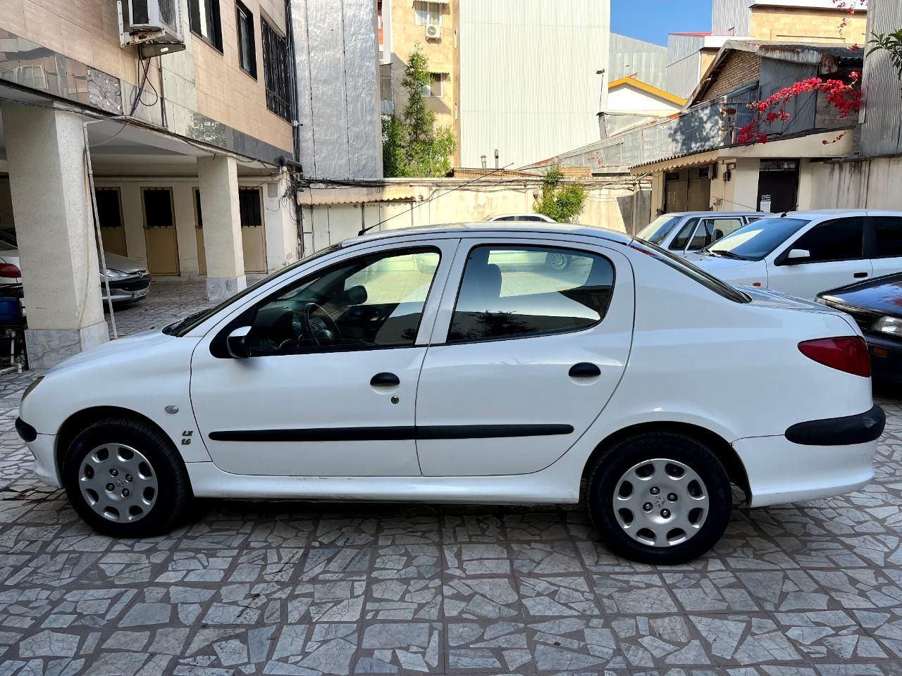 پژو ۲۰۶ صندوق دار v8 - 1395