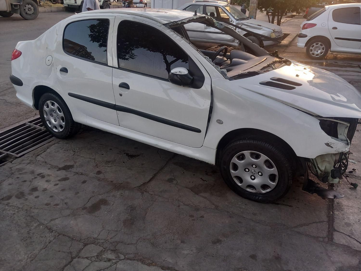 پژو ۲۰۶ صندوق دار v8 - 1395