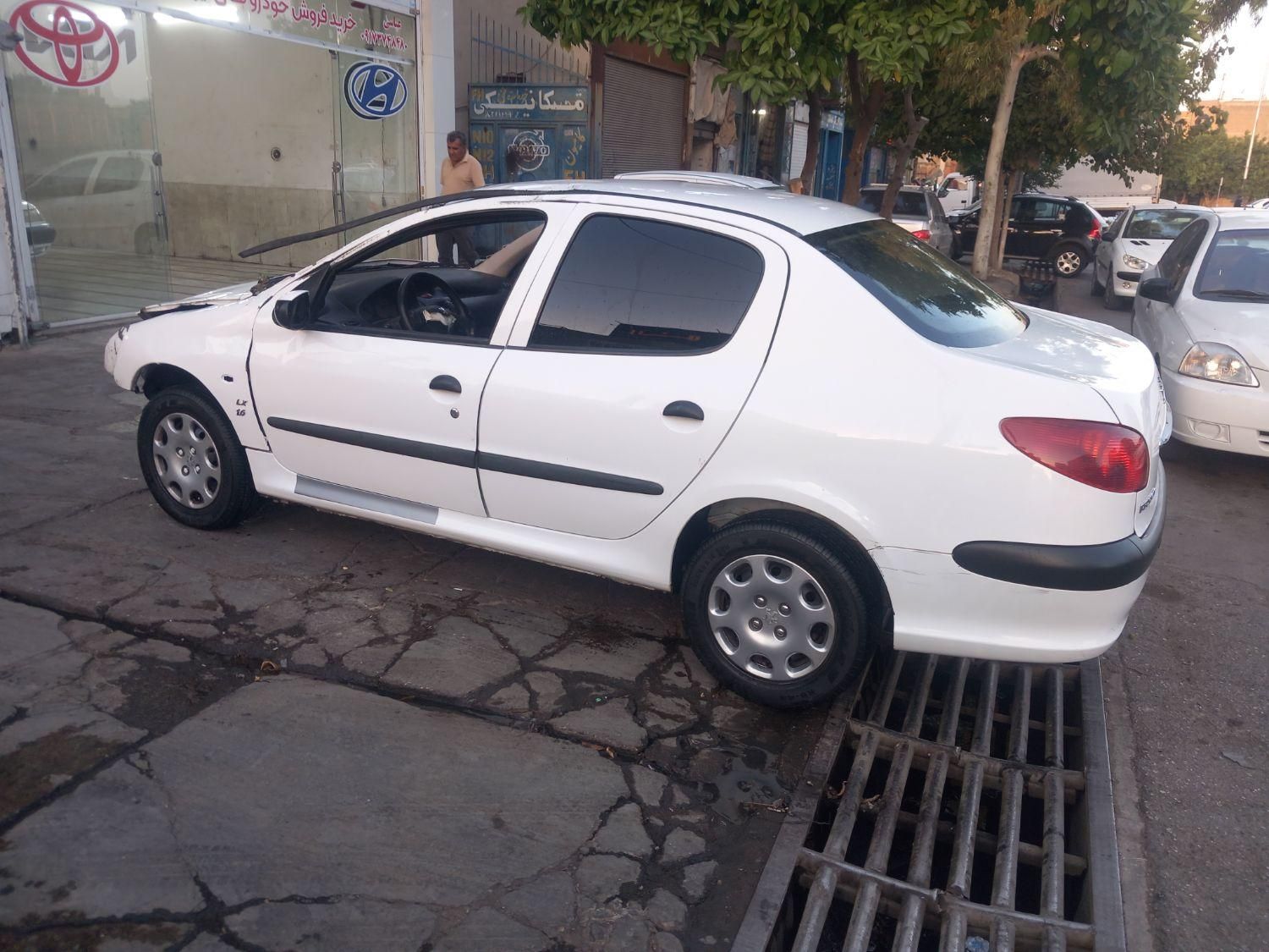 پژو ۲۰۶ صندوق دار v8 - 1395