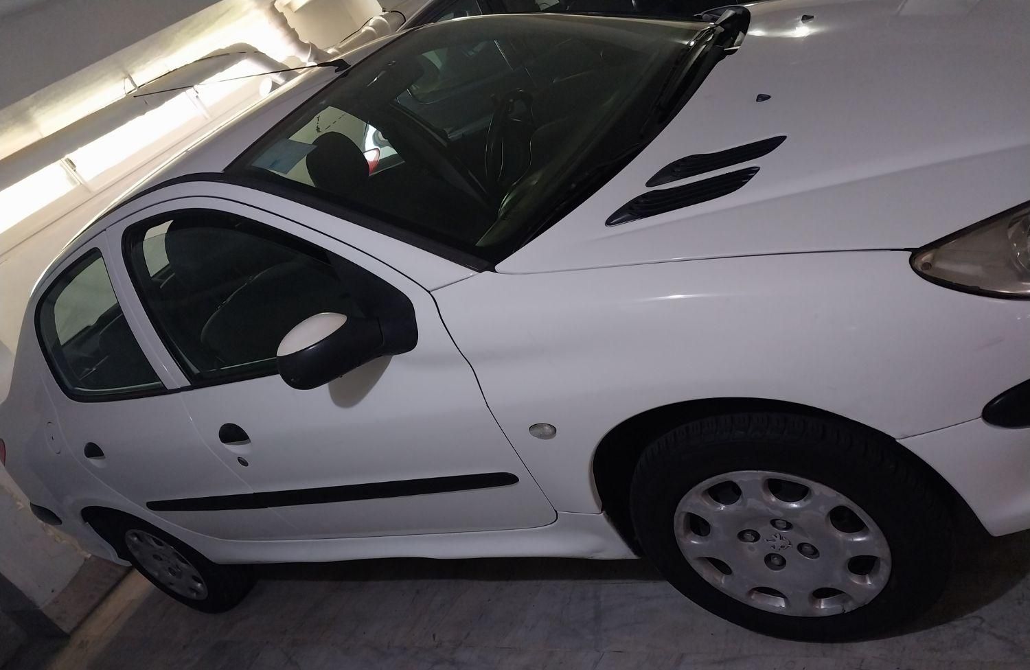 پژو ۲۰۶ صندوق دار v8 - 1393