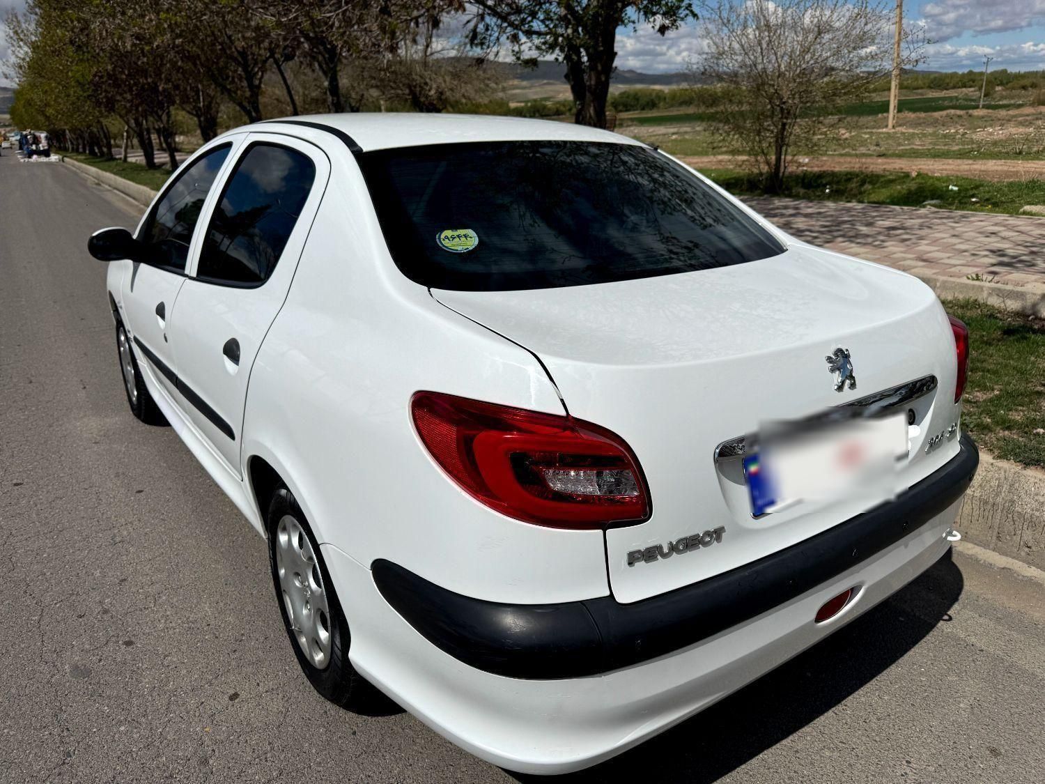 پژو ۲۰۶ صندوق دار v8 - 1398
