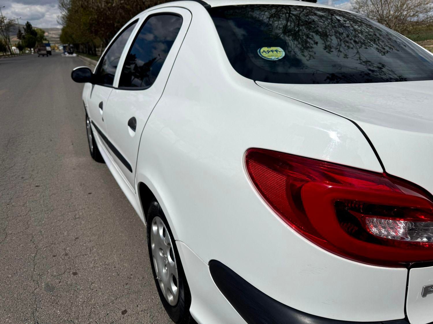 پژو ۲۰۶ صندوق دار v8 - 1398