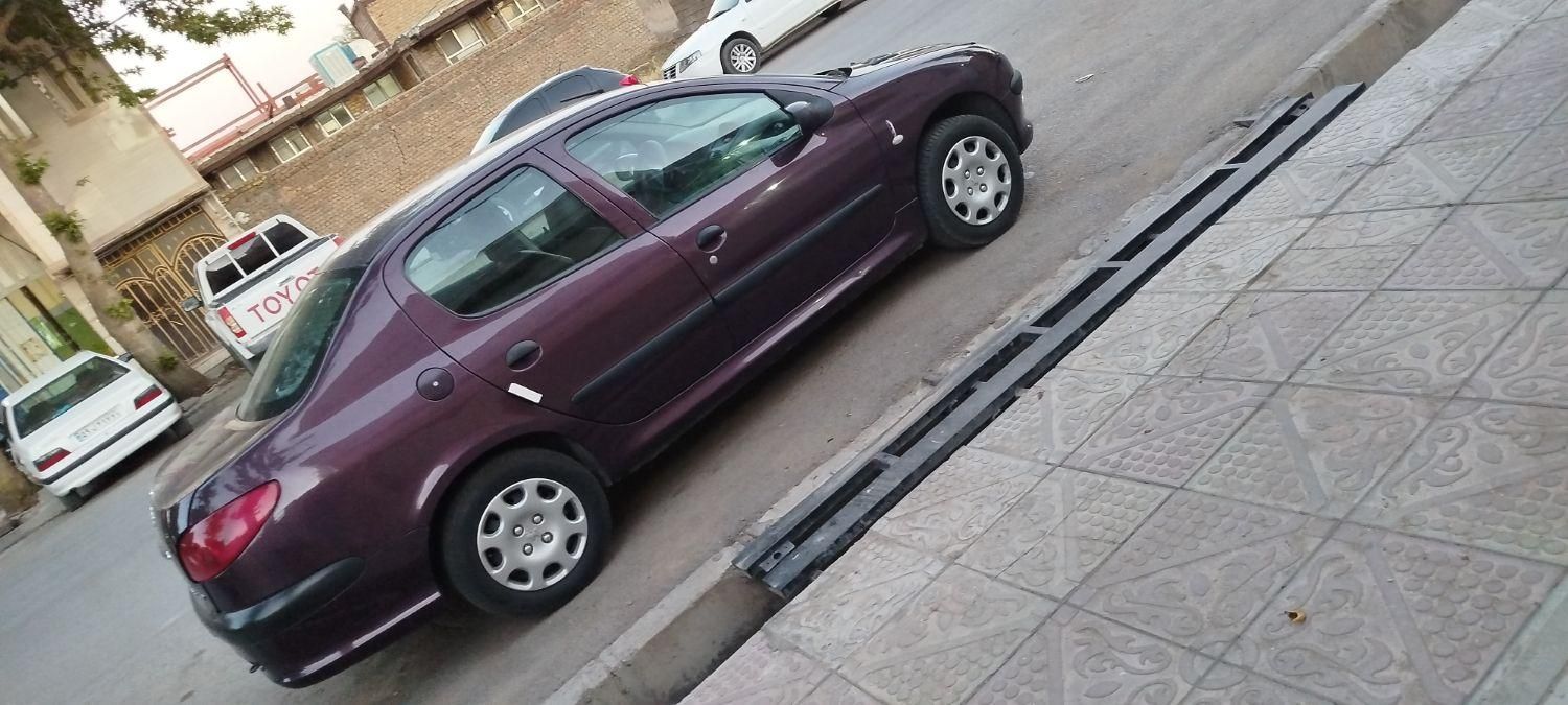 پژو ۲۰۶ صندوق دار v8 - 1397
