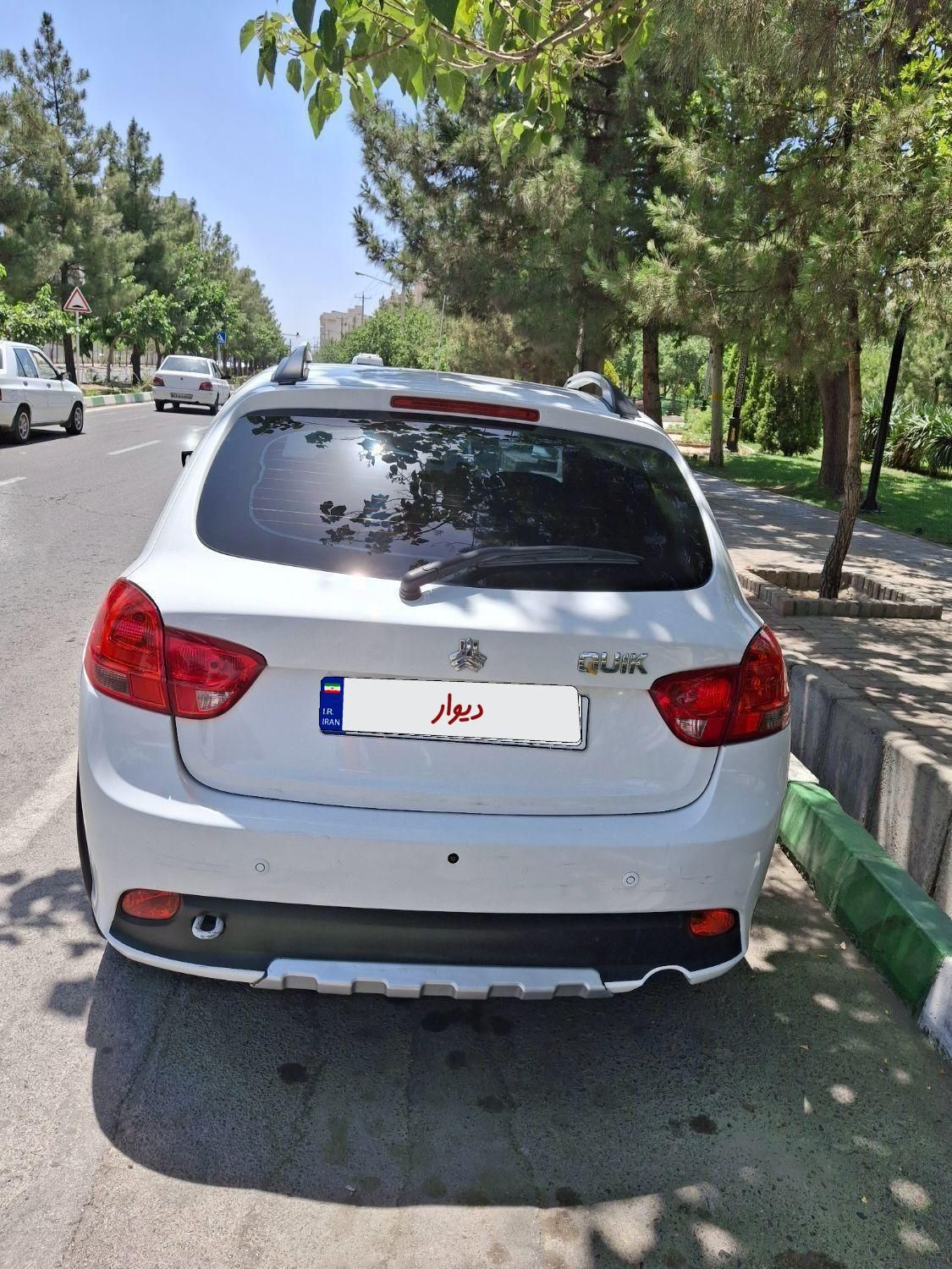 خودرو کوییک، معمولی آگهی ann_18536502