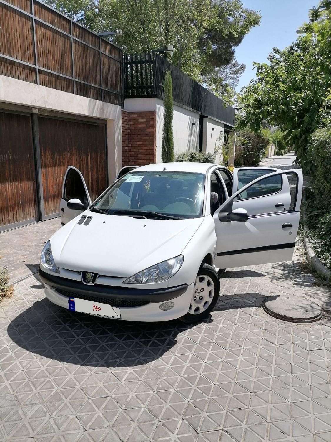 پژو ۲۰۶ صندوق دار v8 - 1395