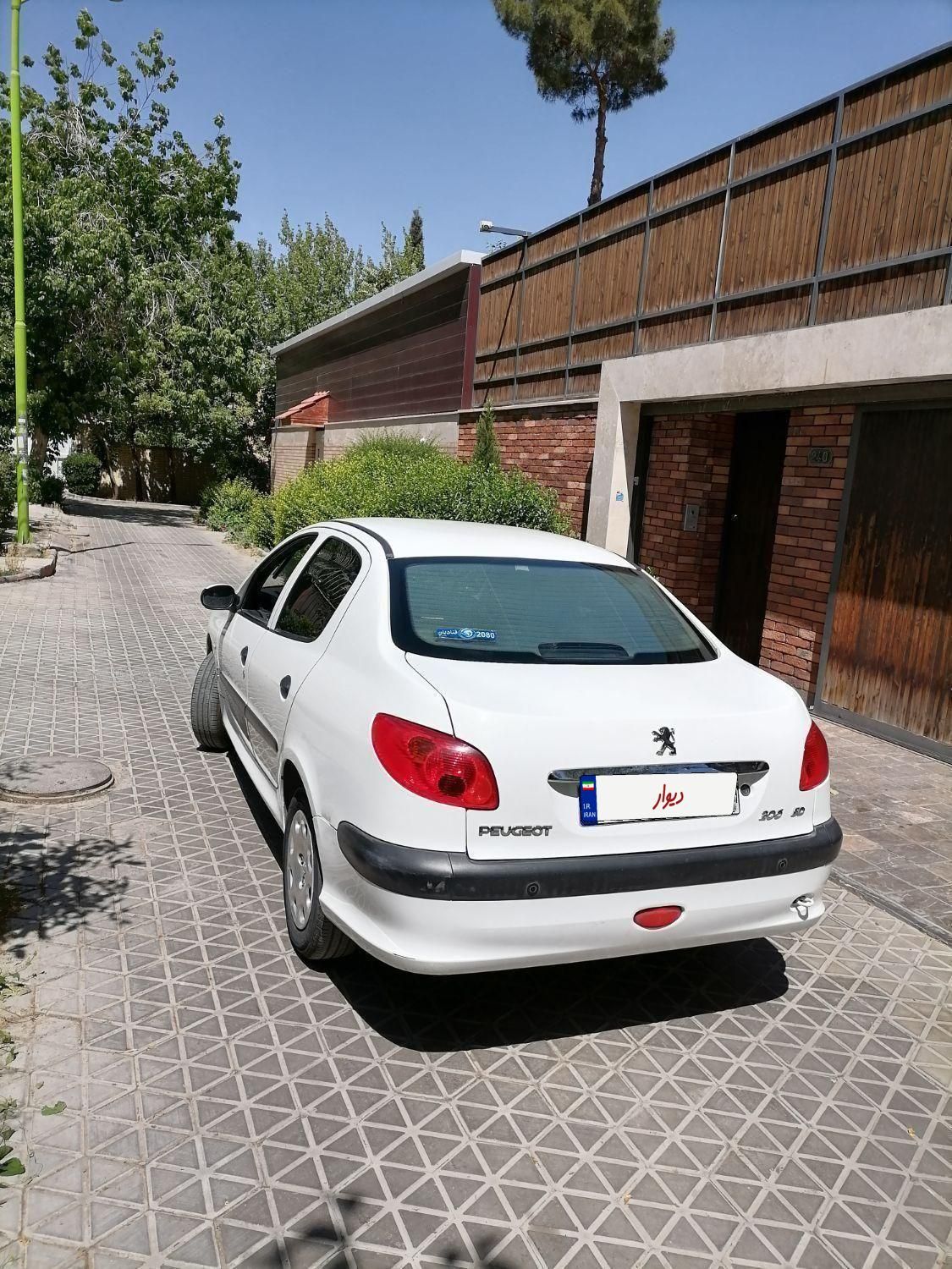 پژو ۲۰۶ صندوق دار v8 - 1395