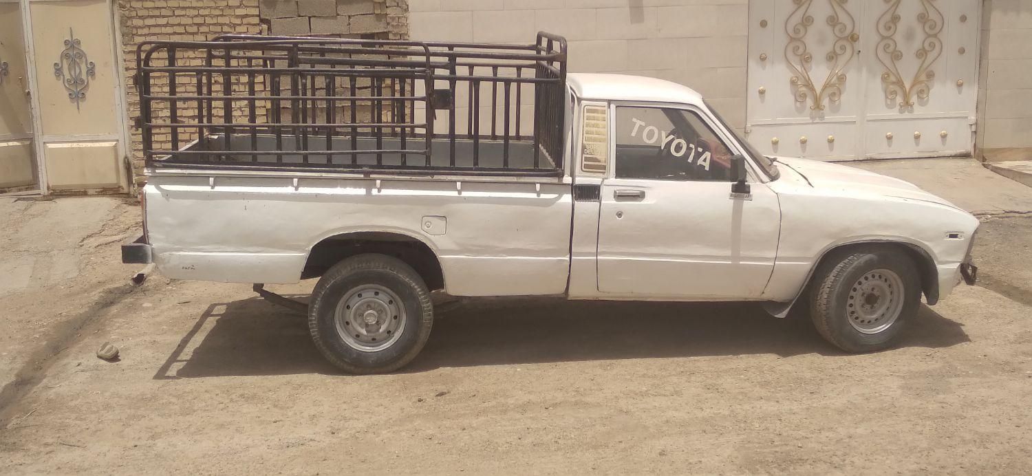 تویوتا کمری XLE - 1402