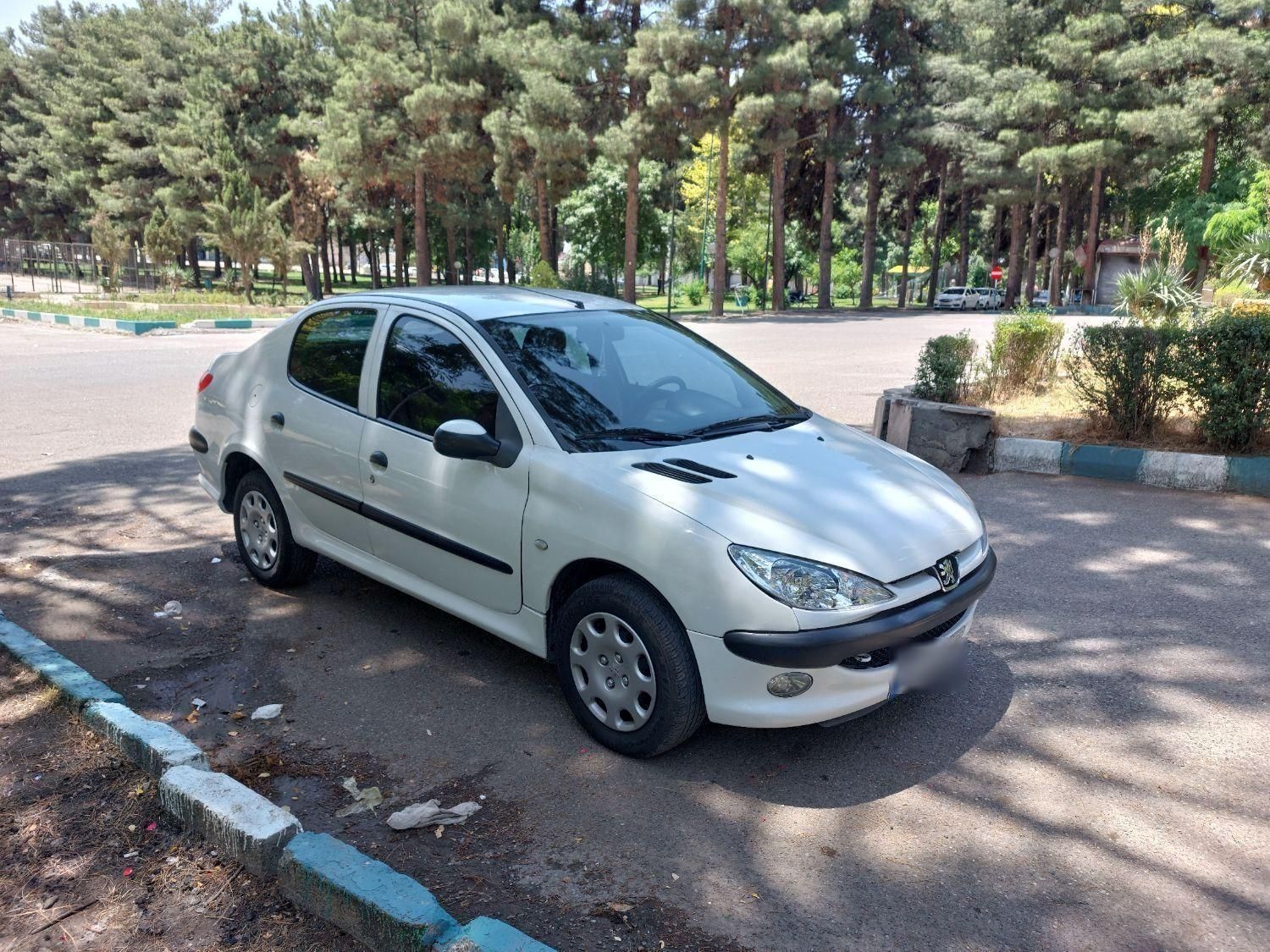 پژو ۲۰۶ صندوق دار v8 - 1395