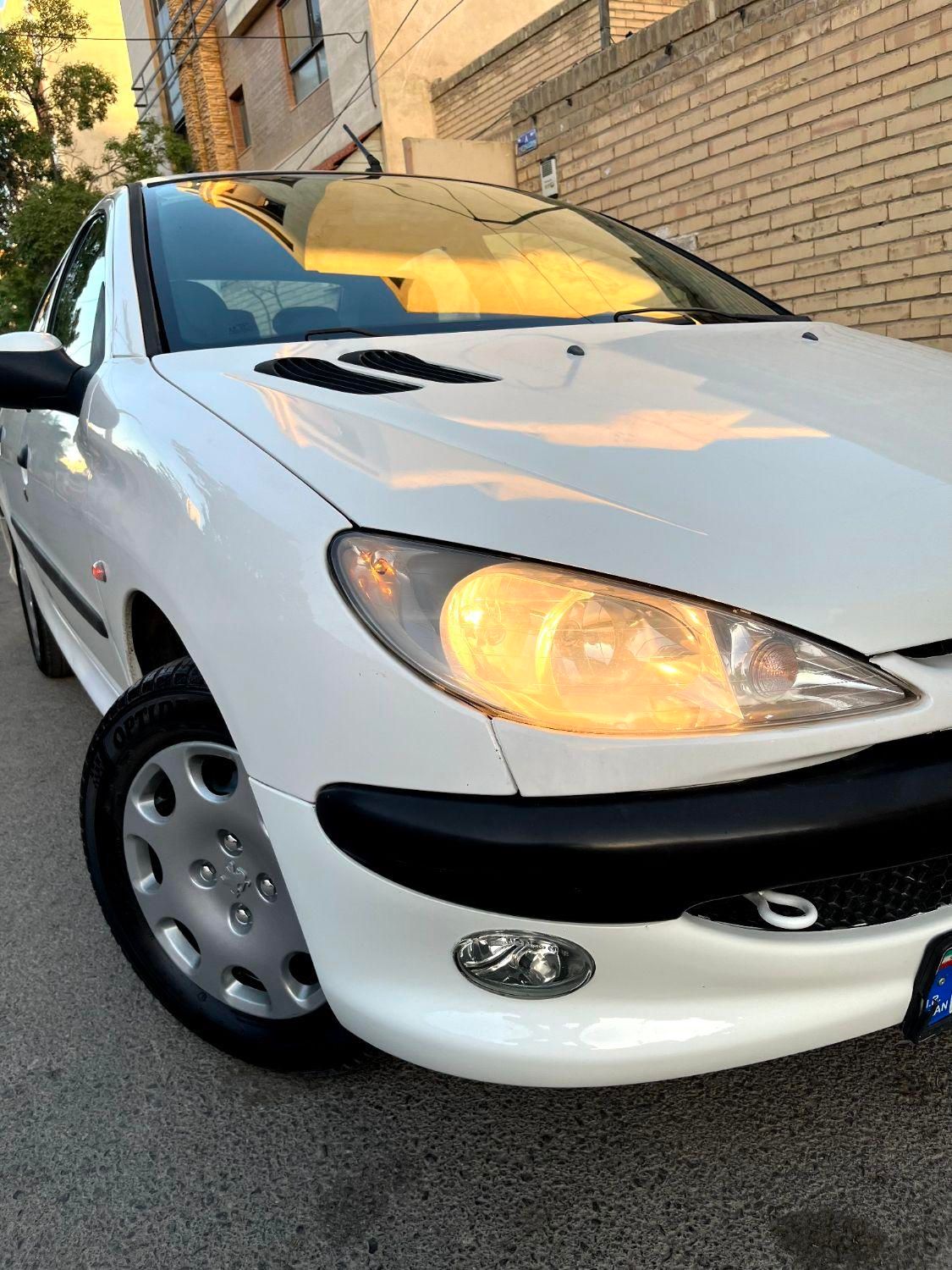 پژو ۲۰۶ صندوق دار v8 - 1394