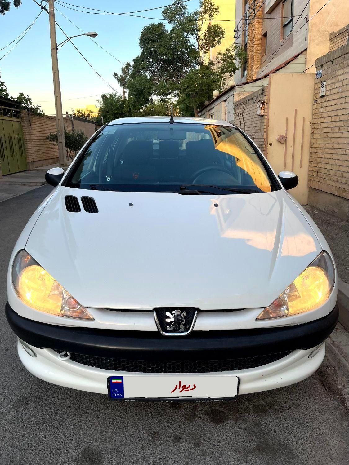 پژو ۲۰۶ صندوق دار v8 - 1394