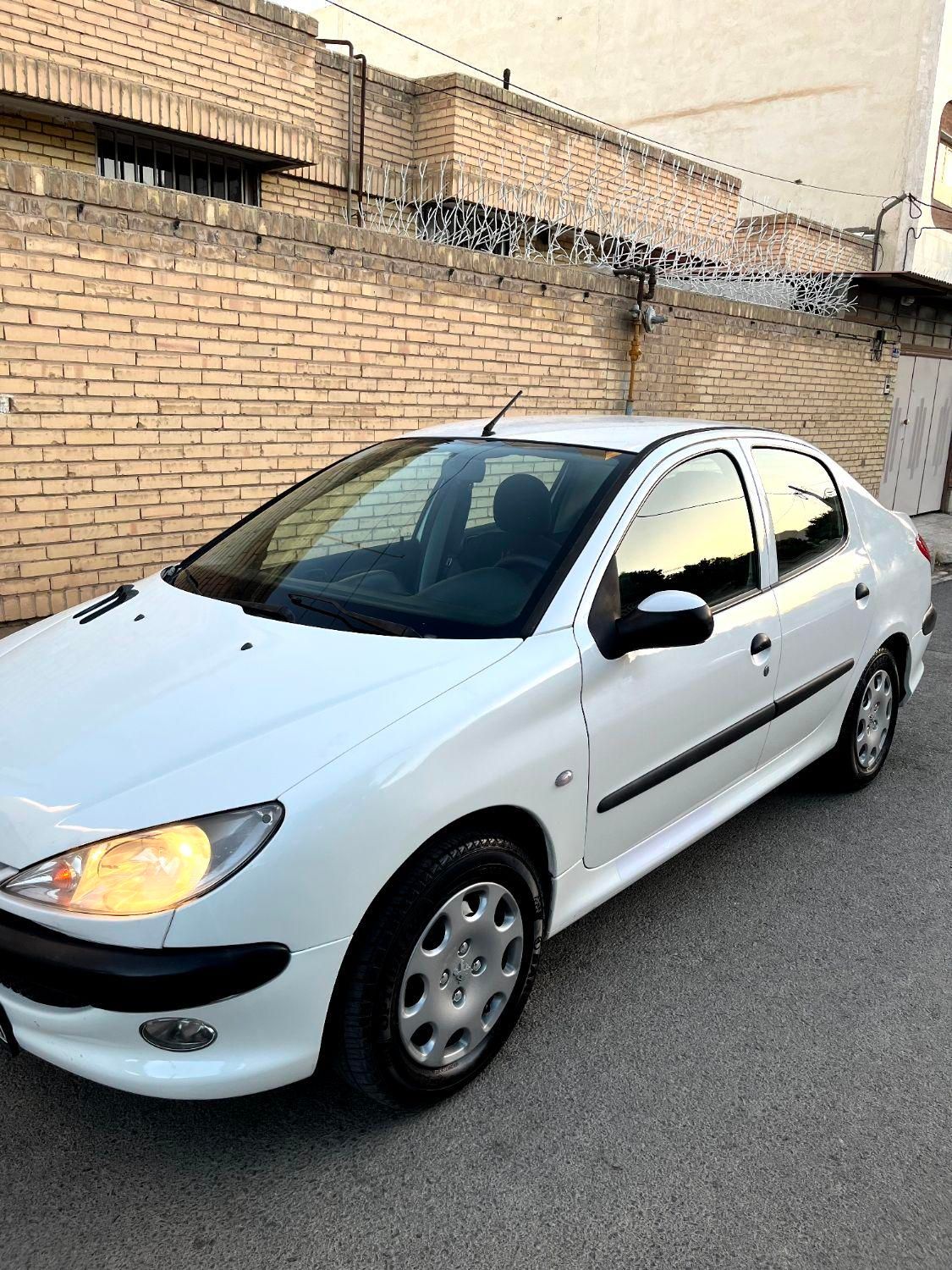 پژو ۲۰۶ صندوق دار v8 - 1394
