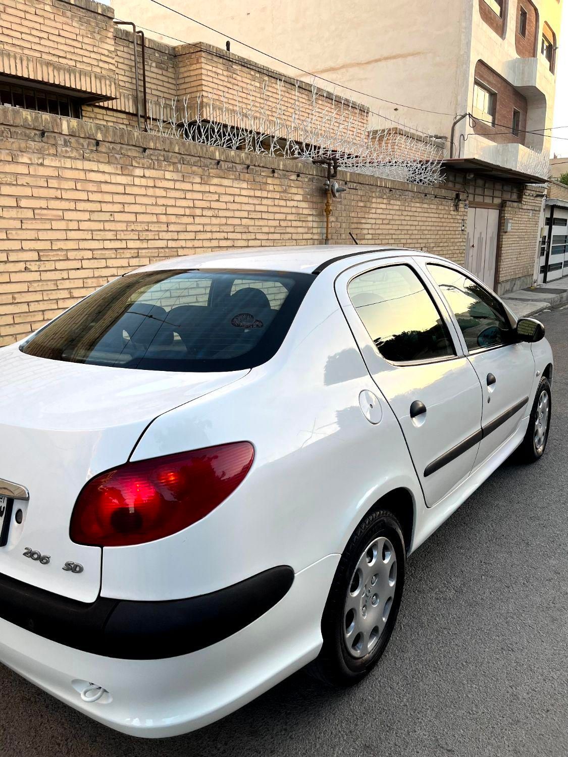 پژو ۲۰۶ صندوق دار v8 - 1394