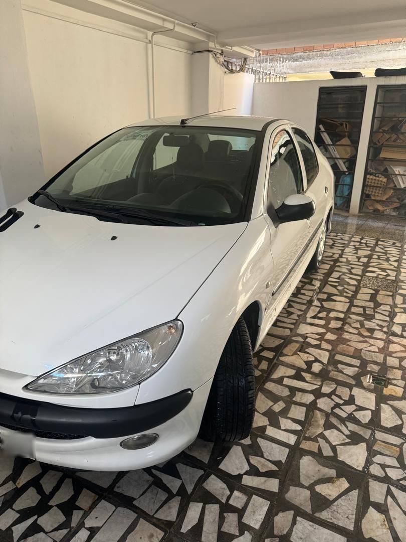 پژو ۲۰۶ صندوق دار v8 - 1398