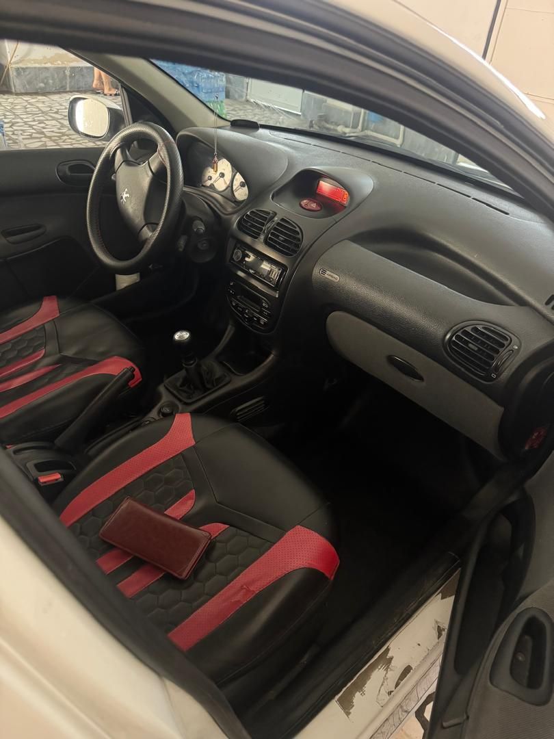پژو ۲۰۶ صندوق دار v8 - 1398