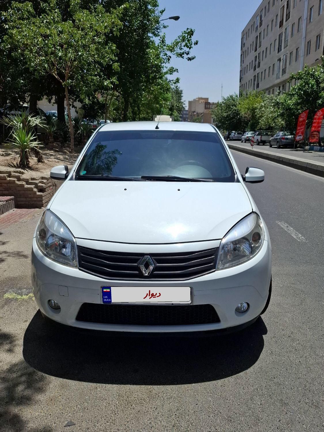 رنو ساندرو اتوماتیک - 1395