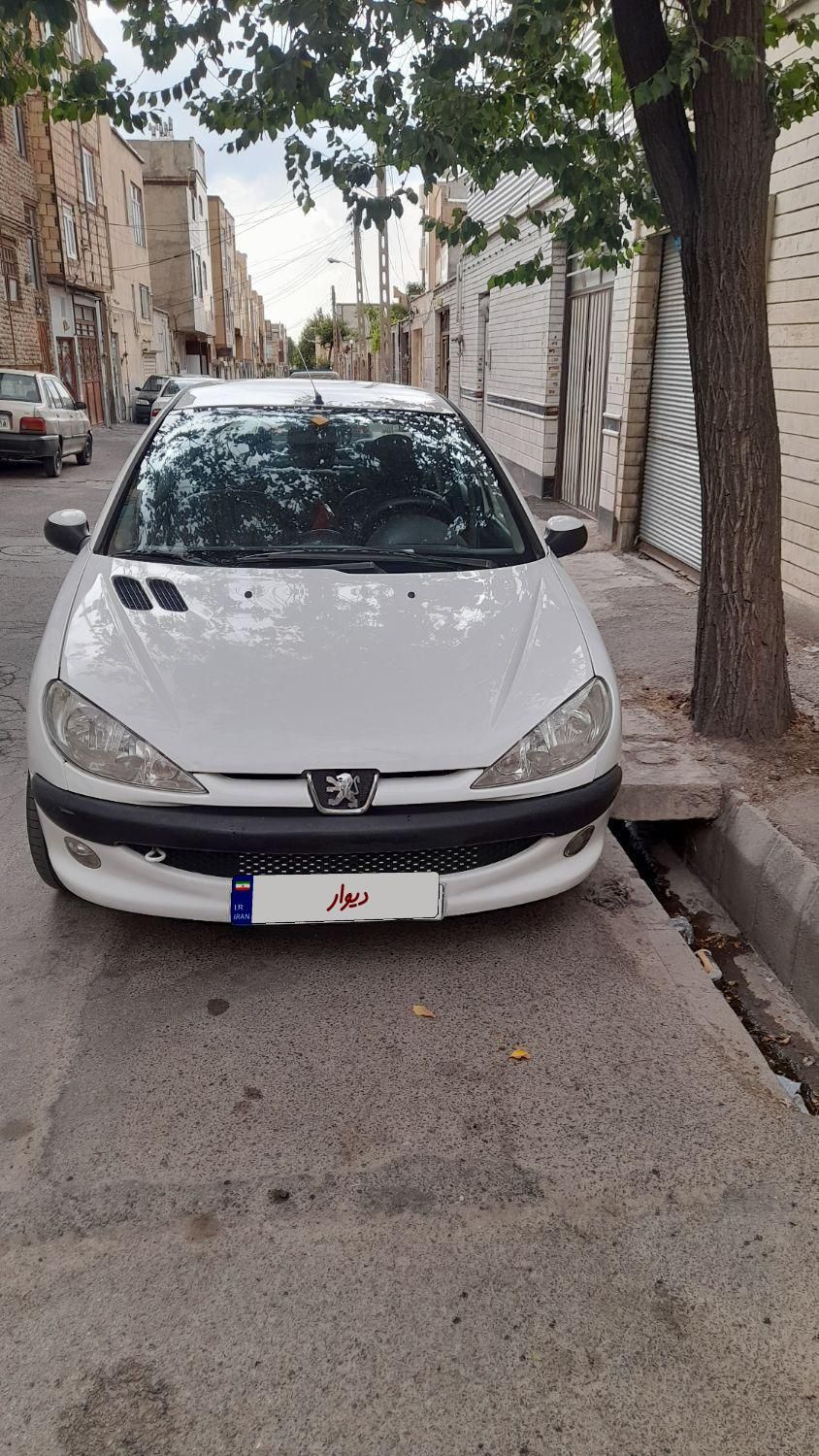 پژو ۲۰۶ صندوق دار v8 - 1392