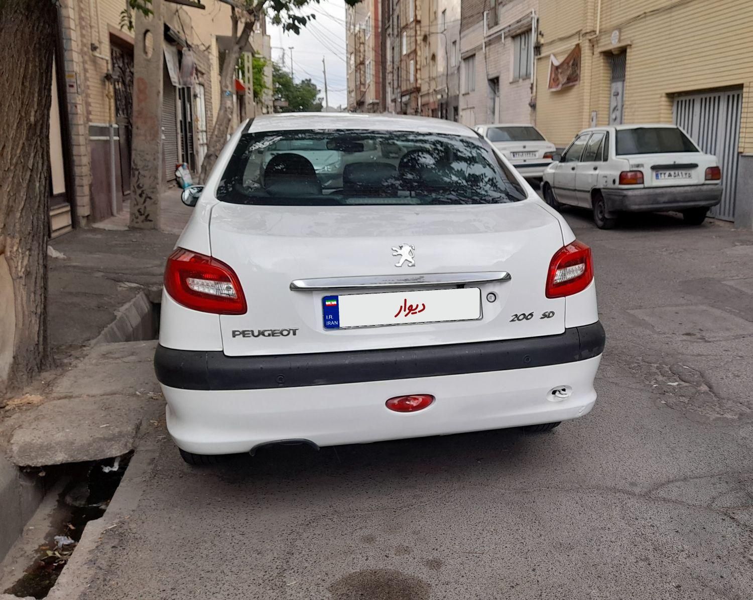 پژو ۲۰۶ صندوق دار v8 - 1392