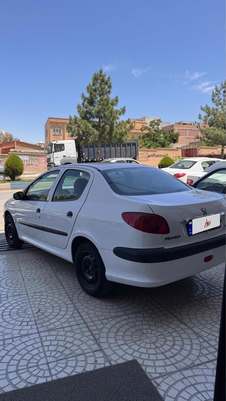 پژو ۲۰۶ صندوق دار v8 - 1395