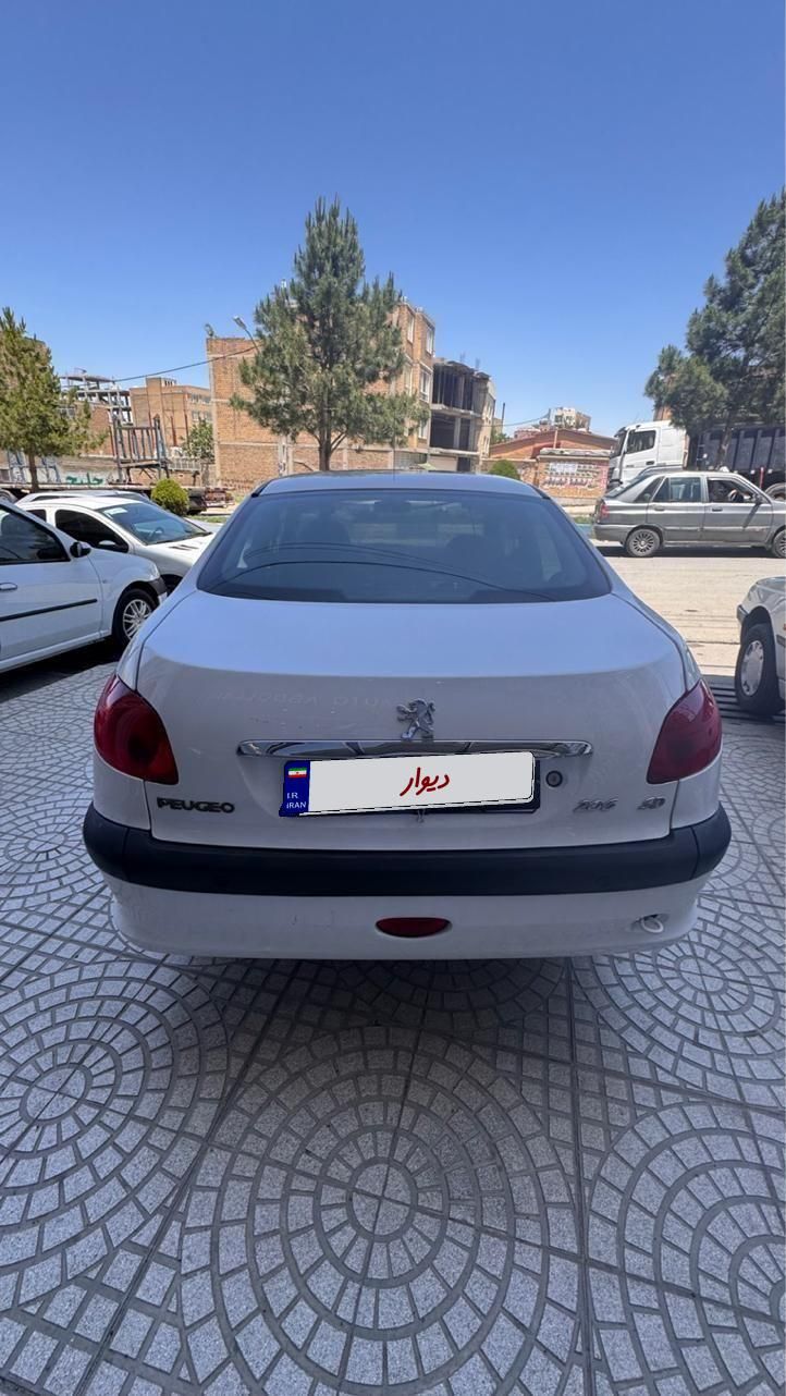 پژو ۲۰۶ صندوق دار v8 - 1395