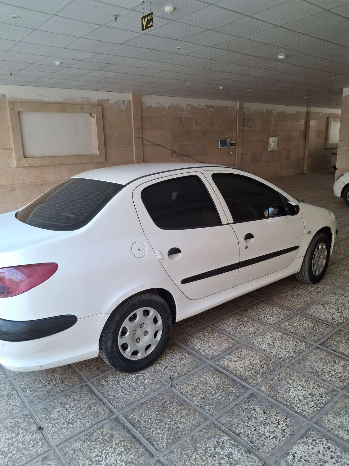 پژو ۲۰۶ صندوق دار v8 - 1393