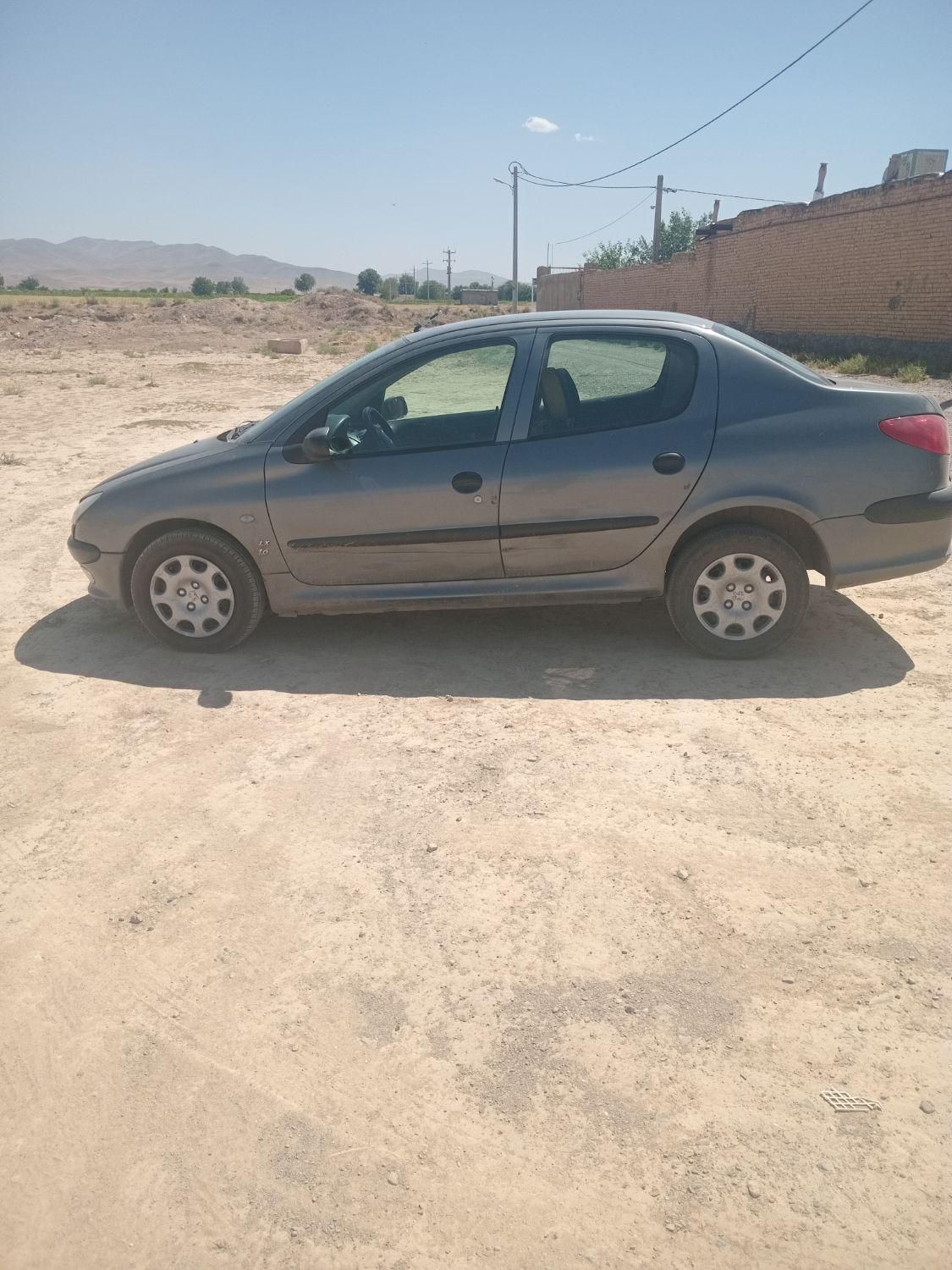 پژو ۲۰۶ صندوق دار v8 - 1395