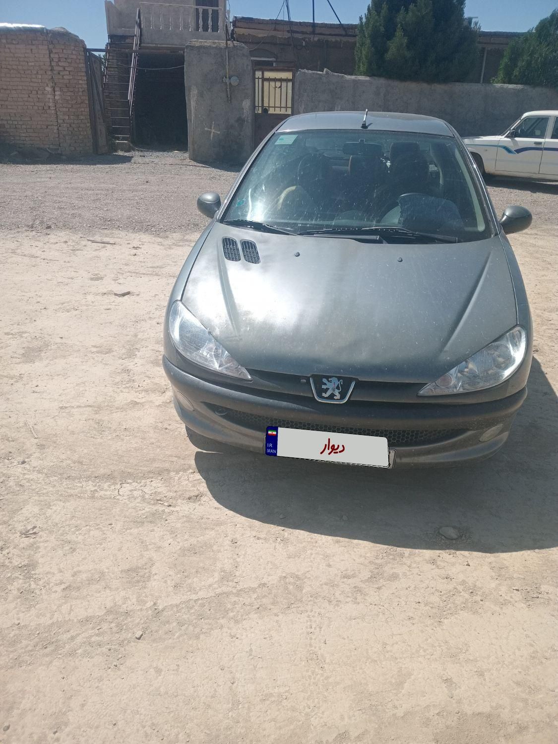 پژو ۲۰۶ صندوق دار v8 - 1395
