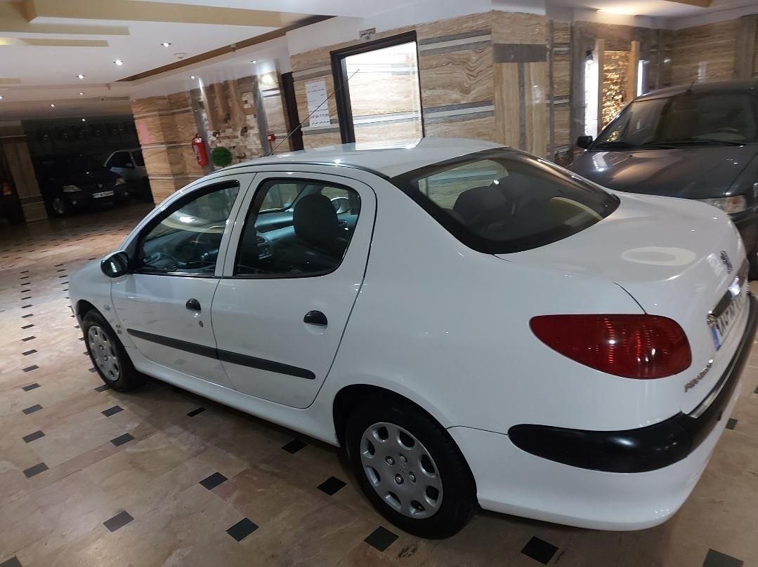 پژو ۲۰۶ صندوق دار v8 - 1398