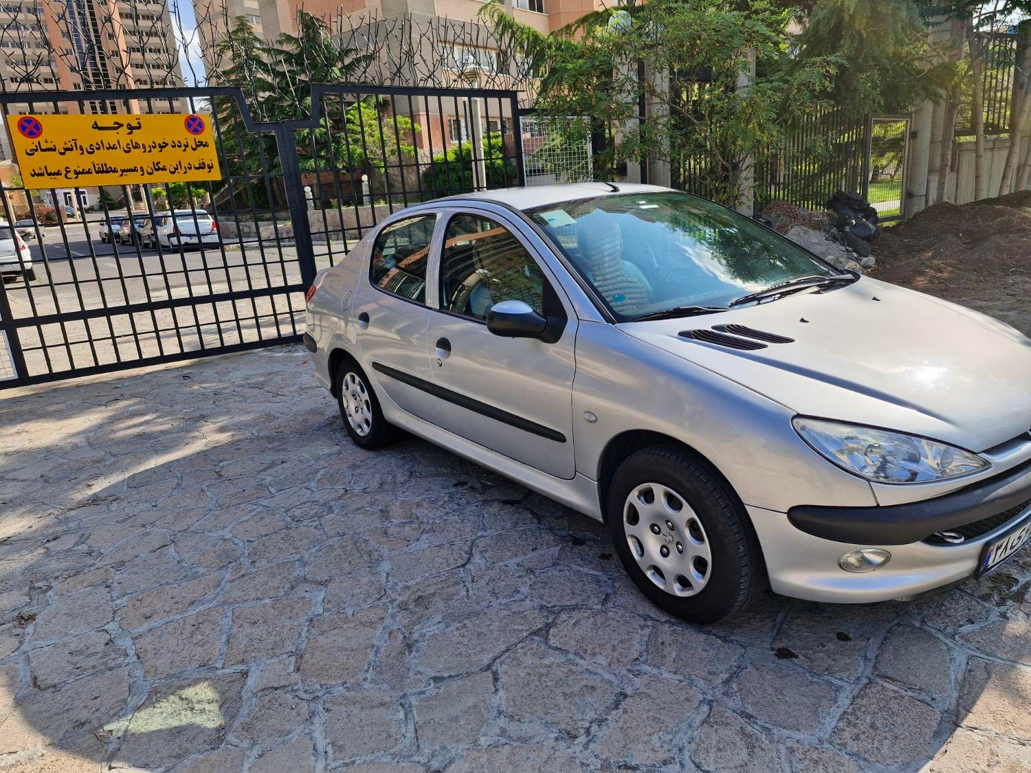 پژو ۲۰۶ صندوق دار v8 - 1394