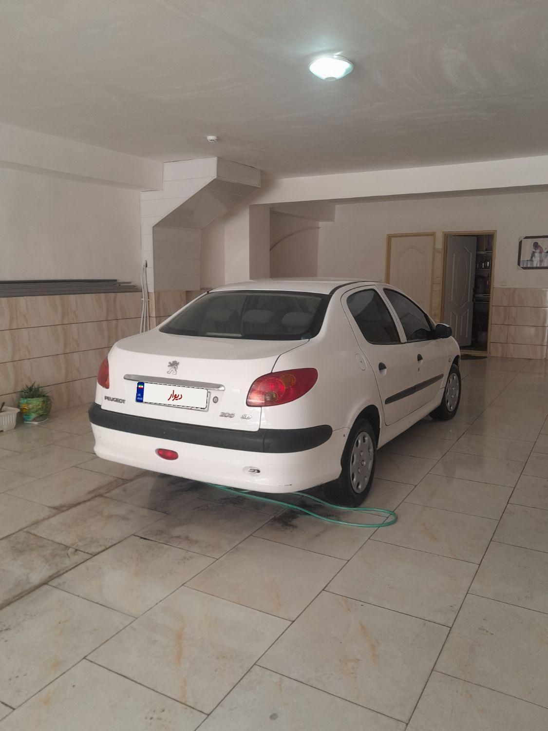 پژو ۲۰۶ صندوق دار v8 - 1394