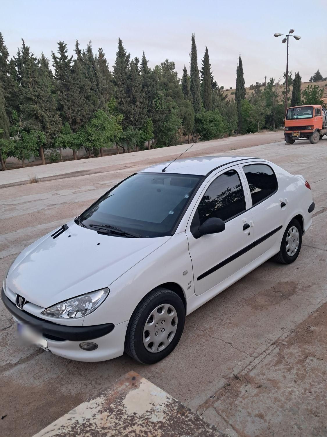 پژو ۲۰۶ صندوق دار v8 - 1394