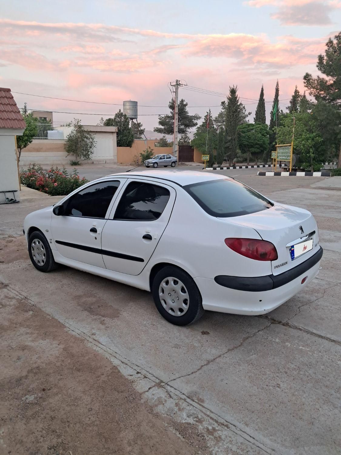 پژو ۲۰۶ صندوق دار v8 - 1394