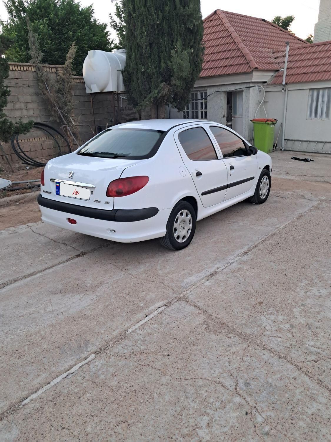 پژو ۲۰۶ صندوق دار v8 - 1394