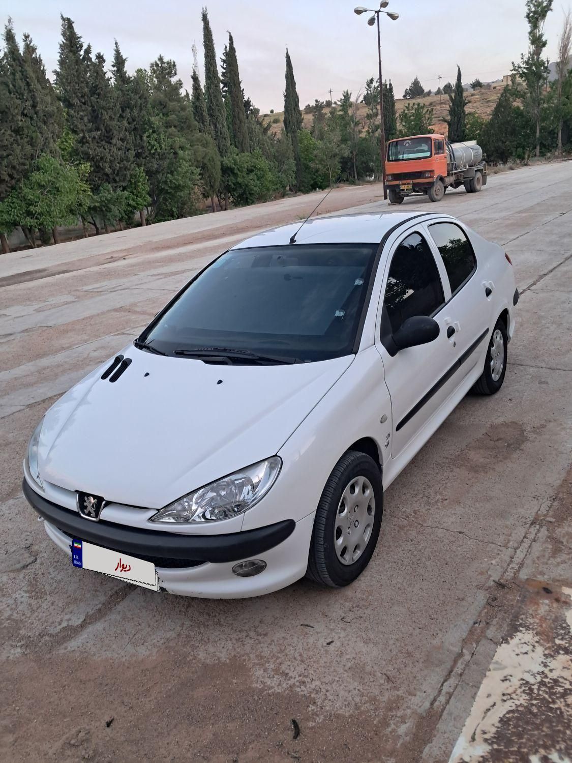 پژو ۲۰۶ صندوق دار v8 - 1394