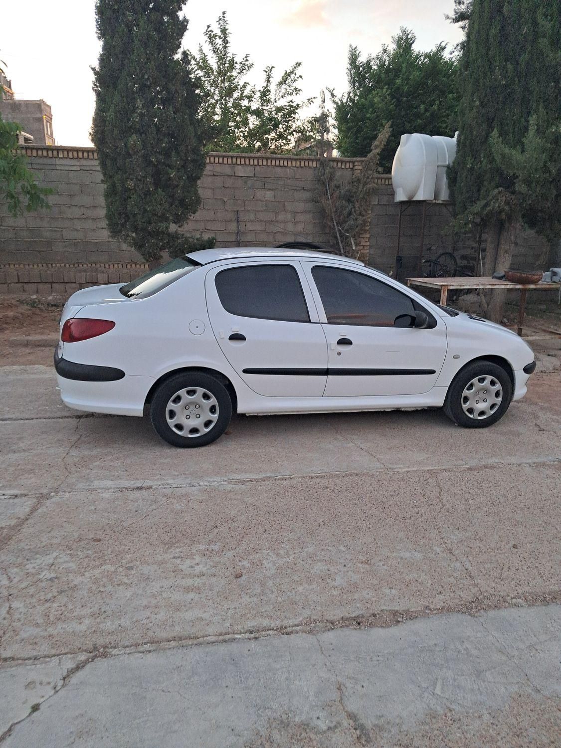 پژو ۲۰۶ صندوق دار v8 - 1394