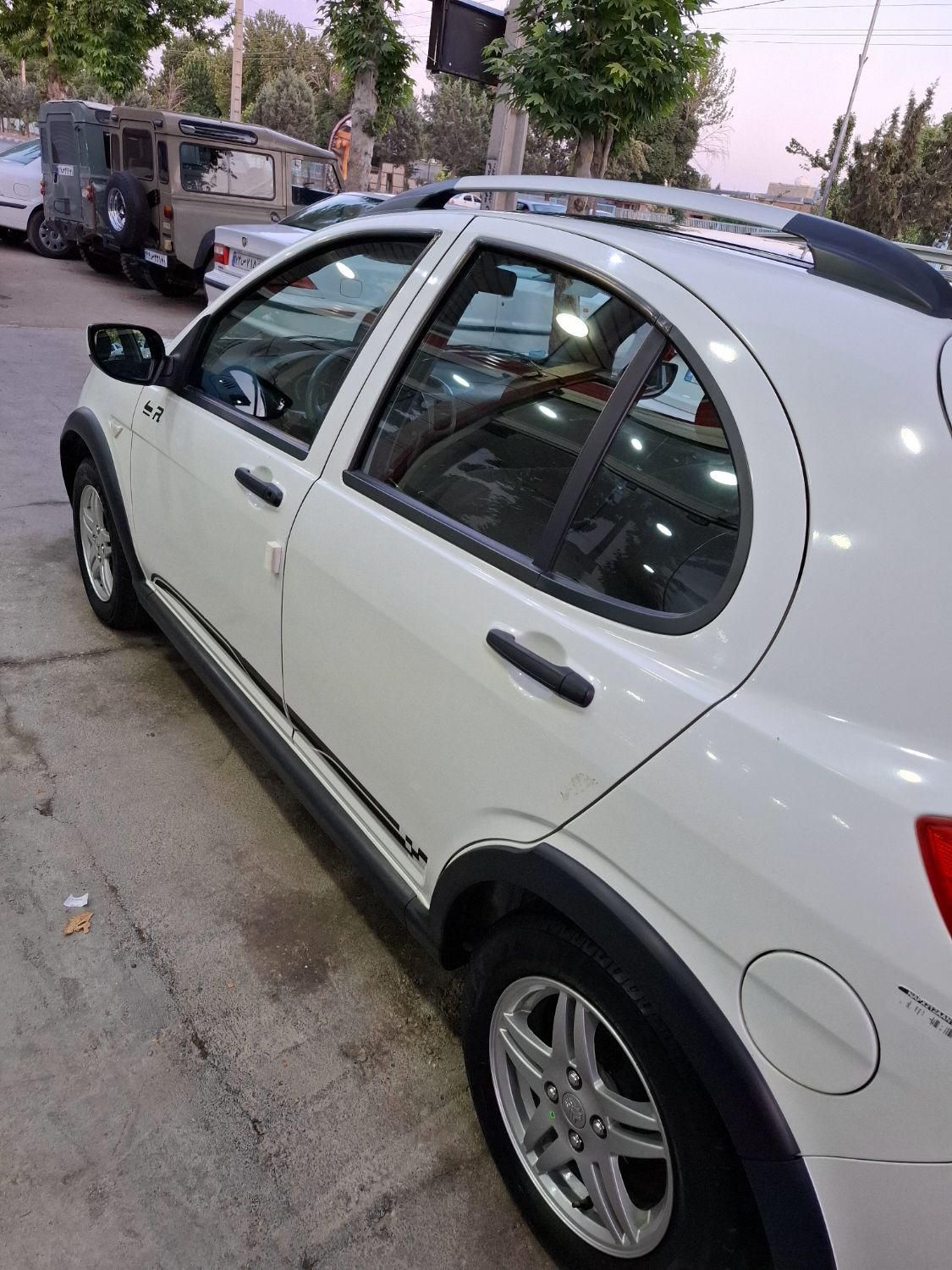 خودرو کوییک، R آگهی ann_18547569