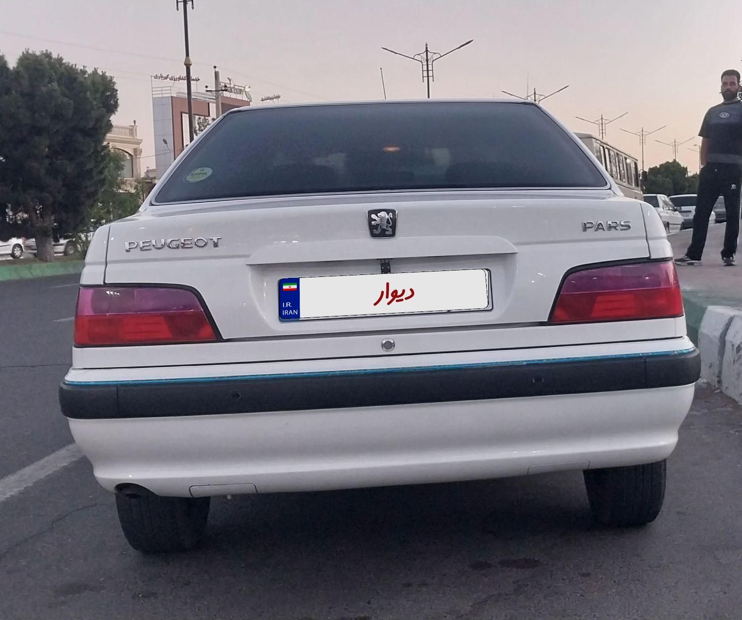 پژو پارس XU7P - 1402