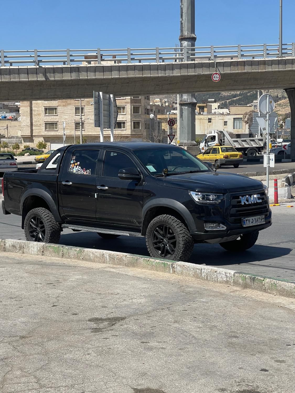 خودرو کی ام سی، T8 آگهی ann_18548602