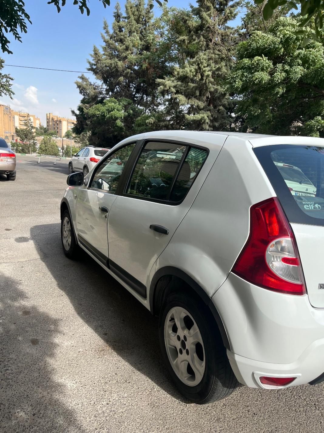 رنو ساندرو دنده ای - 1395