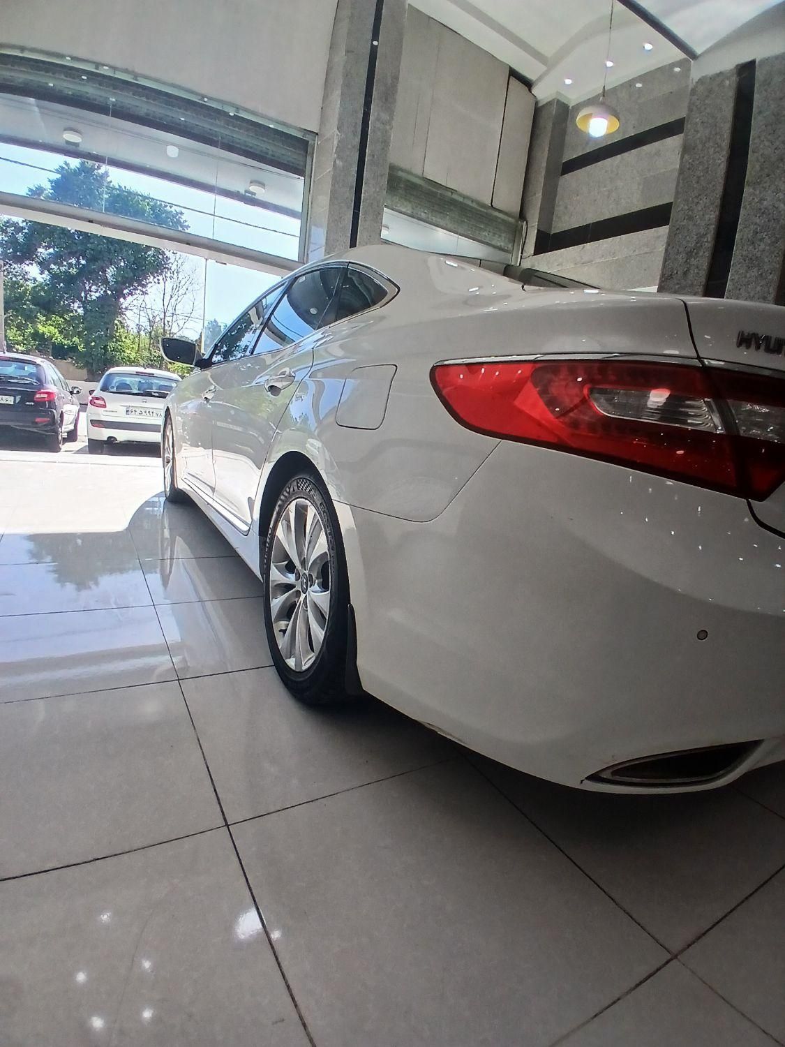 هیوندای آزرا (گرنجور) 3000cc - 2013