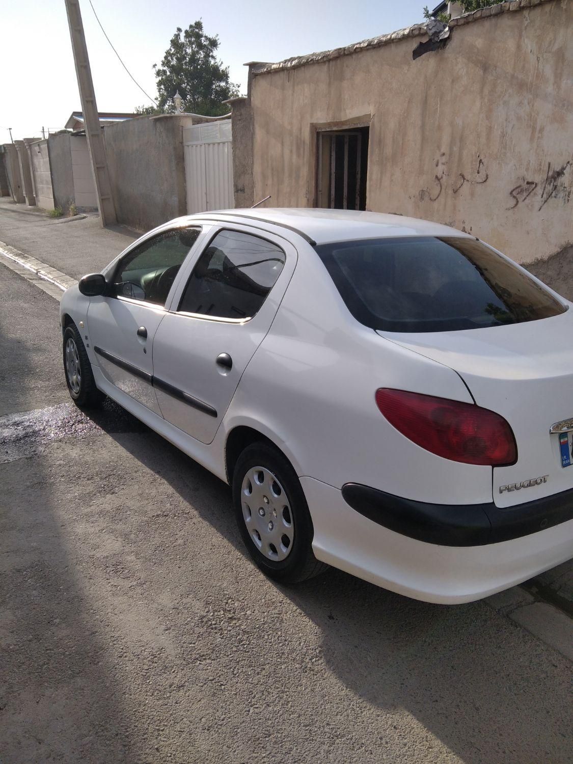 پژو ۲۰۶ صندوق دار v8 - 1395