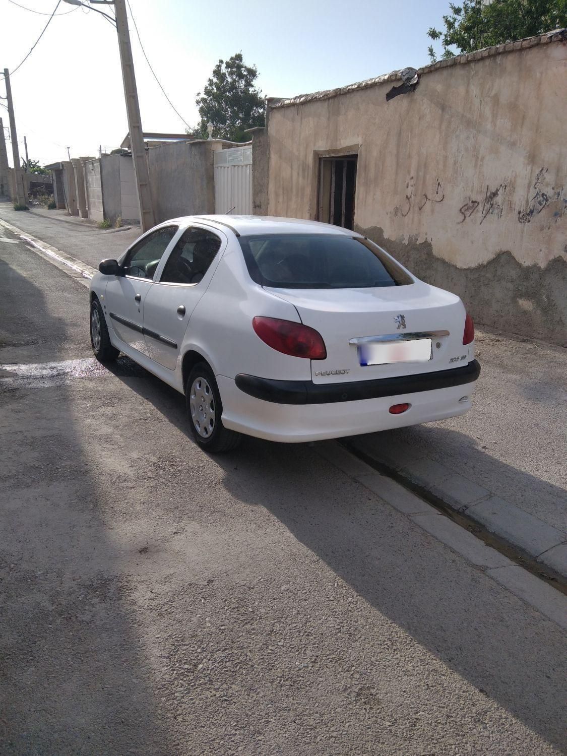 پژو ۲۰۶ صندوق دار v8 - 1395