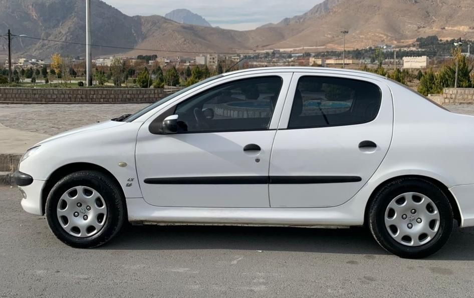 پژو ۲۰۶ صندوق دار v8 - 1398