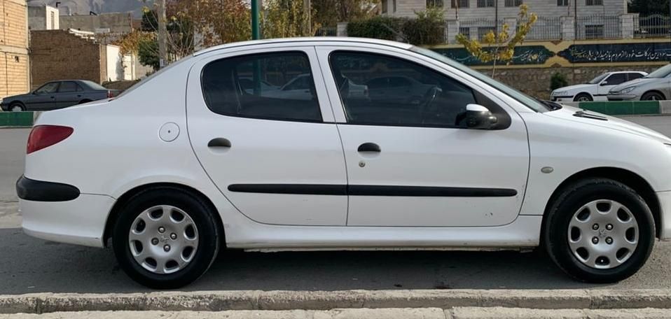 پژو ۲۰۶ صندوق دار v8 - 1398
