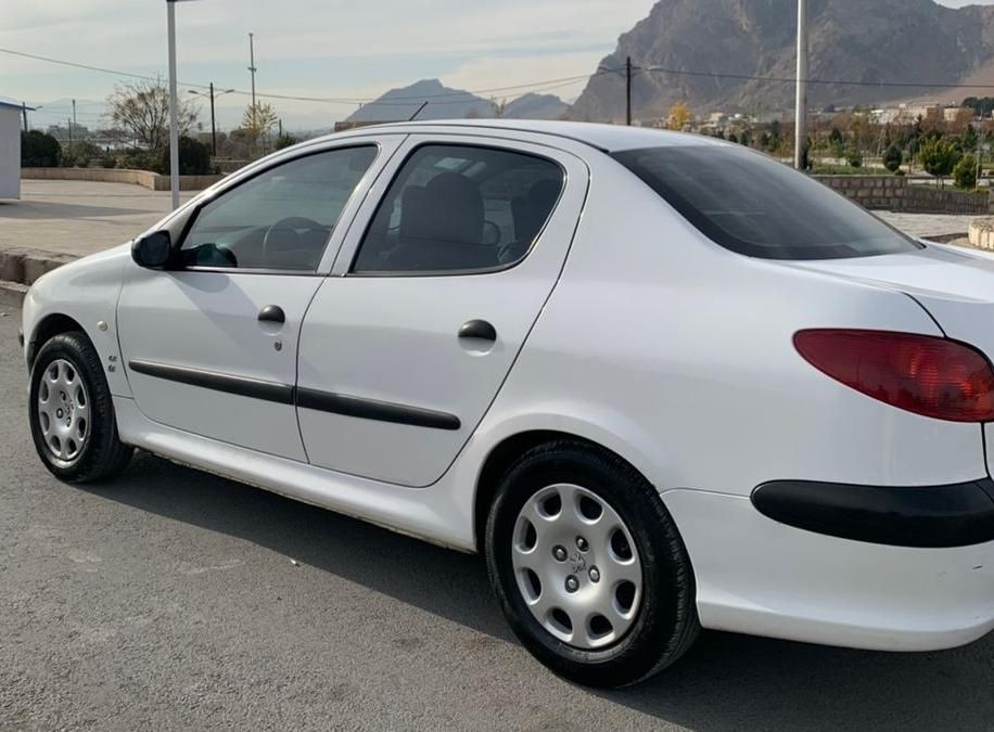 پژو ۲۰۶ صندوق دار v8 - 1398