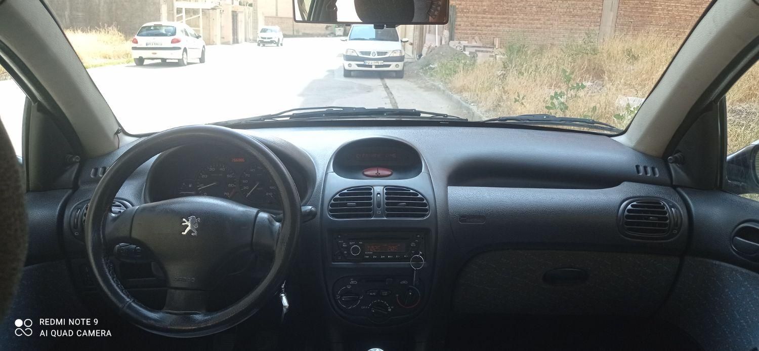 پژو ۲۰۶ صندوق دار v8 - 1390