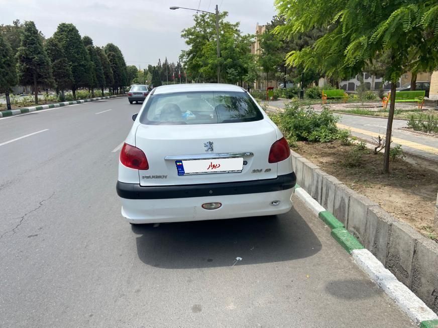 پژو ۲۰۶ صندوق دار v8 - 1390
