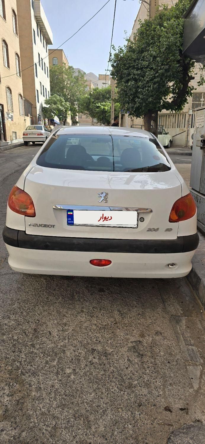 پژو ۲۰۶ صندوق دار v8 - 1392