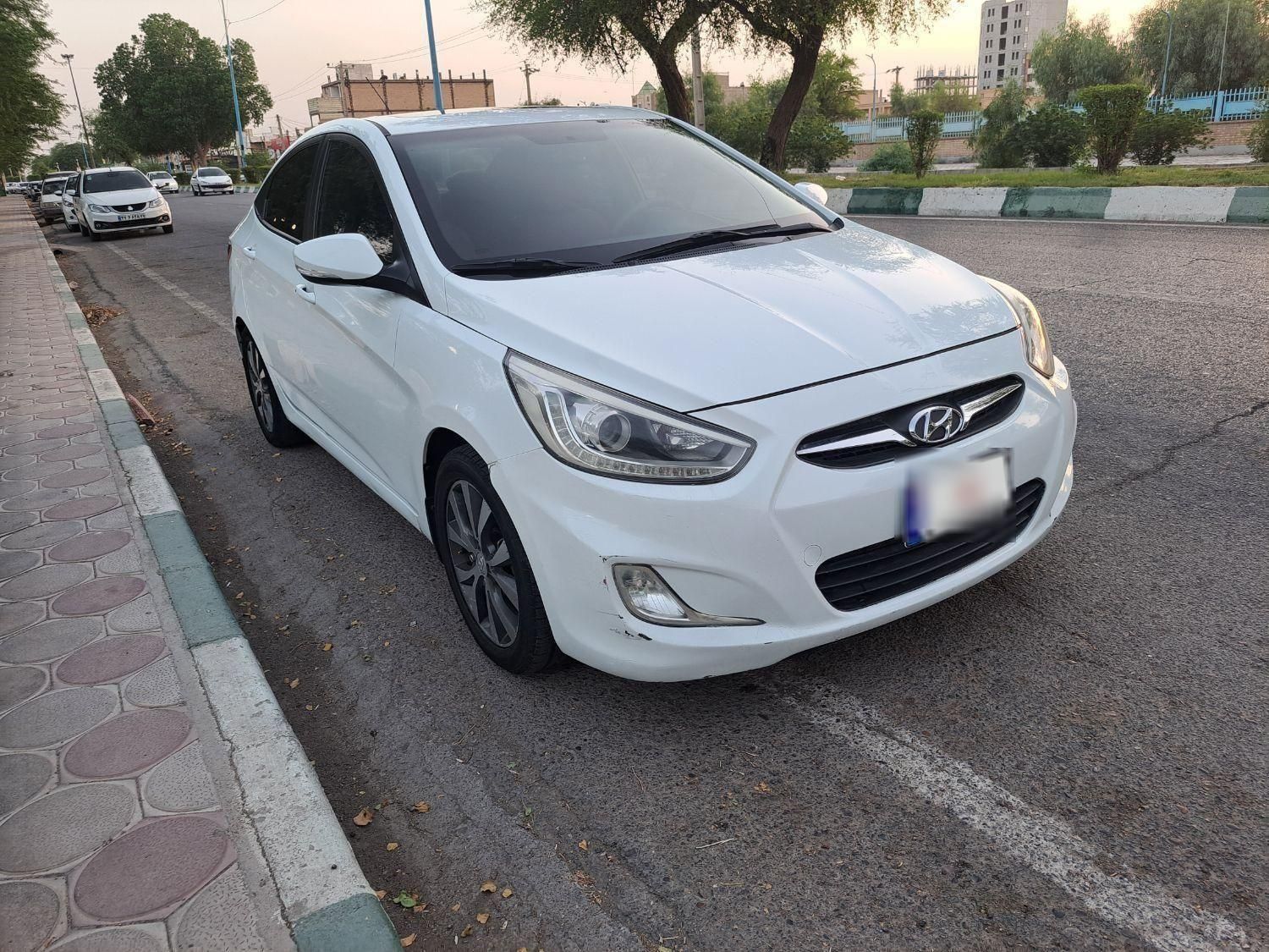 هیوندای اکسنت 1.6 لیتر بلو - 2015