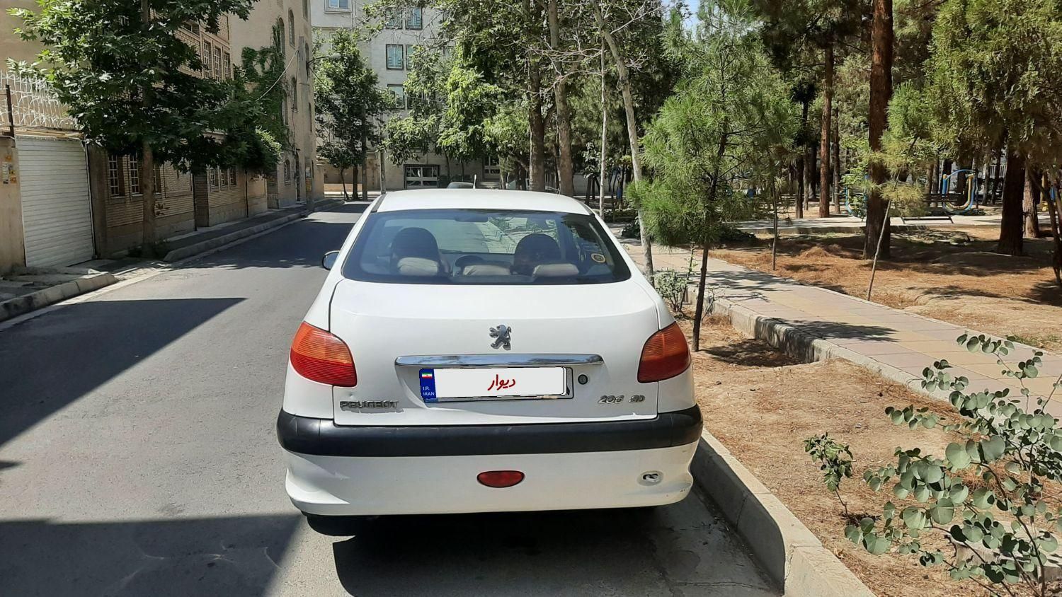 پژو ۲۰۶ صندوق دار v8 - 1389